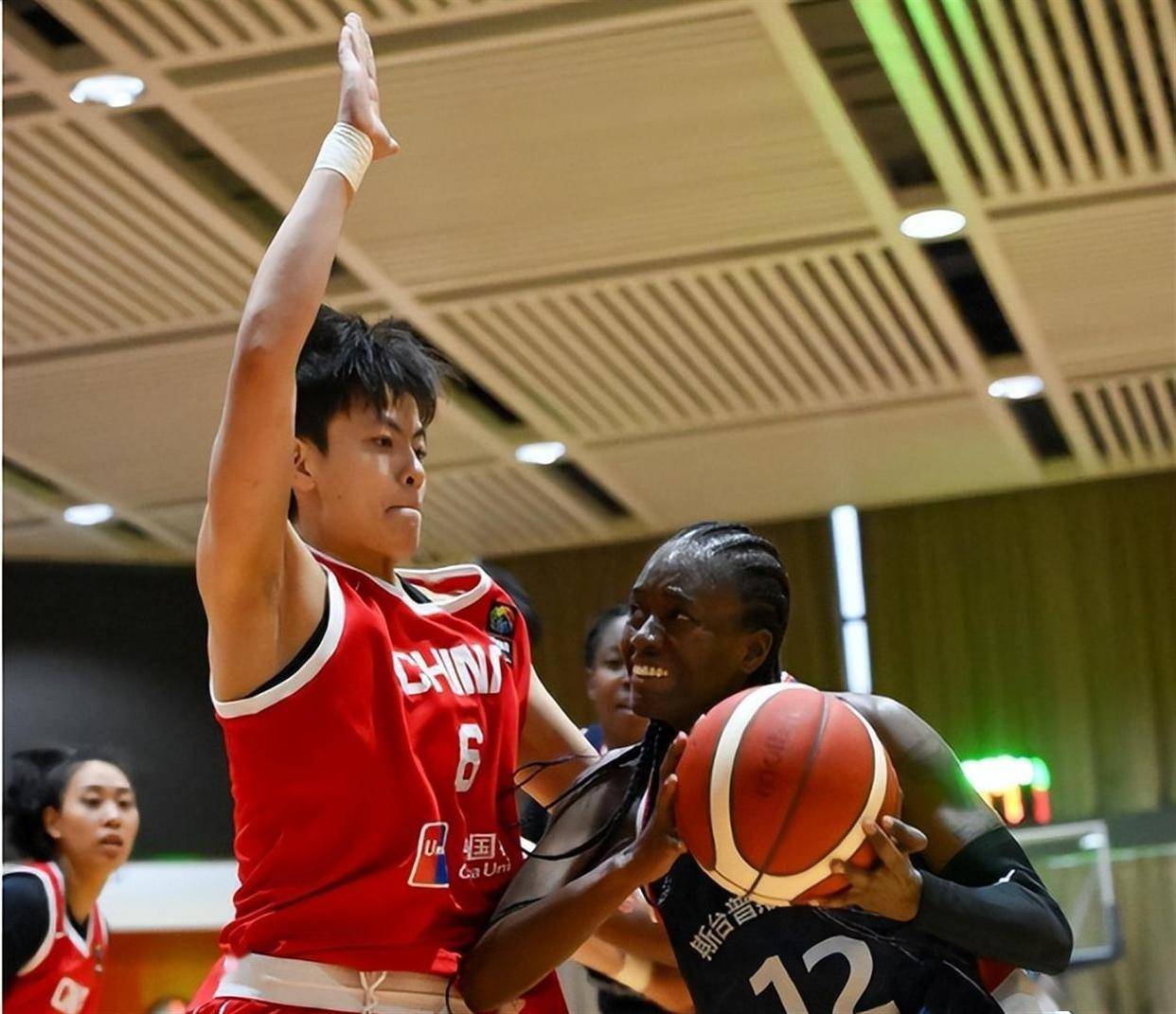 欧洲篮球联赛中文网__赛程比分+球队资讯+盘口分析教学热身赛中国女篮85-79险胜国际联队未公开比赛细节