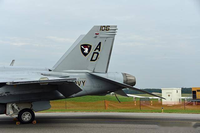 从弃子到全能王：麦道F/A-18“大黄蜂”的逆袭之路