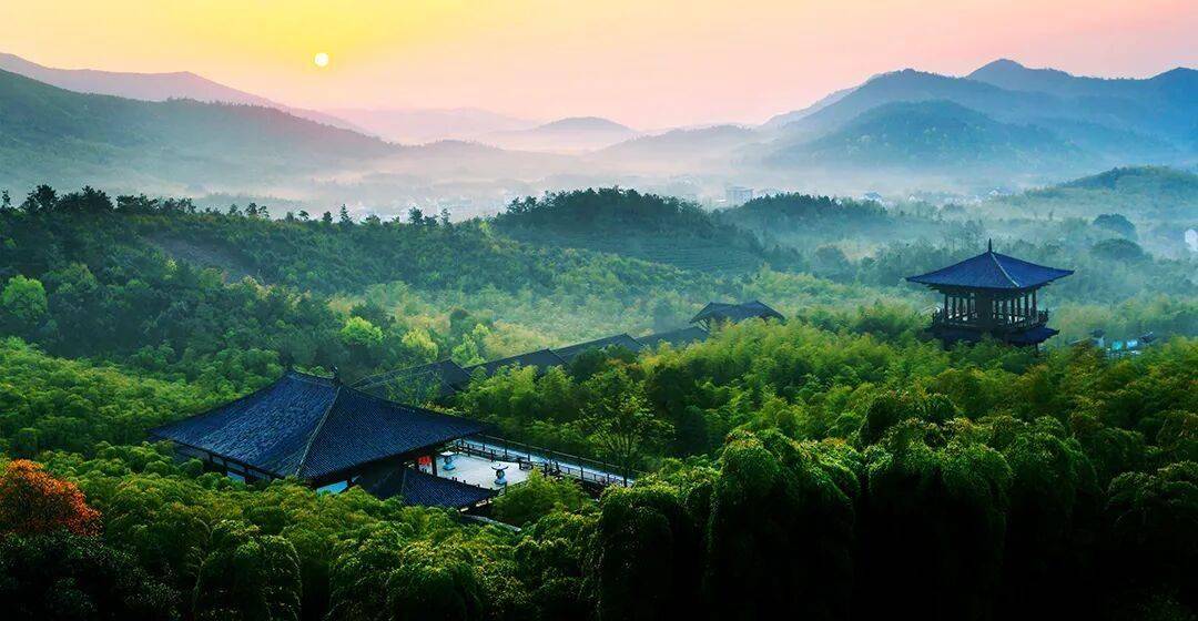 王炸！2间夜¥798含2份正餐+限量免升！依山傍水近溯溪，宠物友好，五一暑期拼手速！