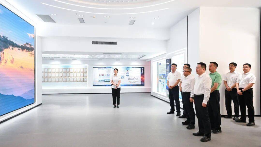 原子级薄膜发热技术落地！陕建ZETA电热产品下线，重塑传统温控采暖模式