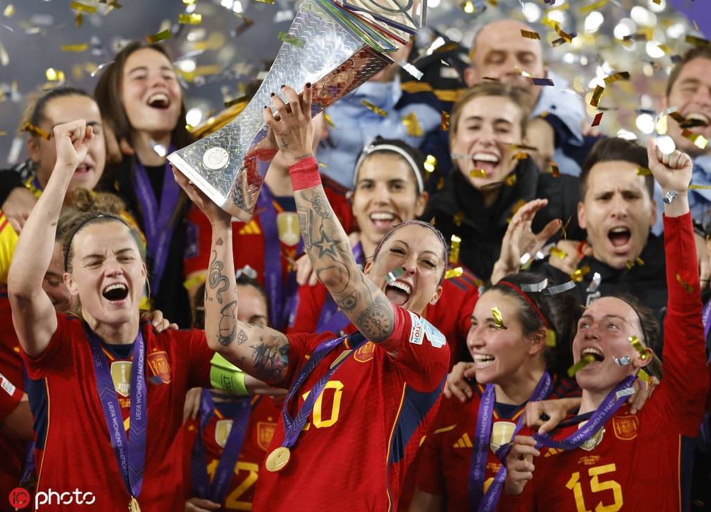 西班牙女足没有参加过奥运会决赛阶段比赛,2015年首次出现在女足