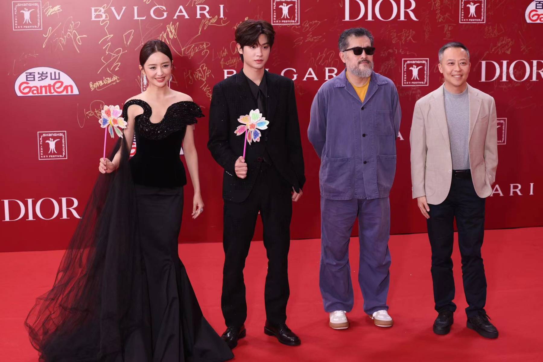 上影节开红毯幕式群星云集 邓家佳娜扎佟丽娅斗艳