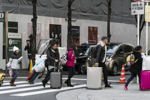 蒙牛特仑苏牛奶被曝喝出蚂蚁：此前被曝吸管存活