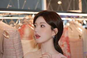 “总统合影”背后的艾珀莎：揭露白牌创始人IP