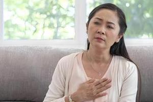 金晟新能亏损近10亿：毛利率过山车 借款21亿五兄弟套现过亿