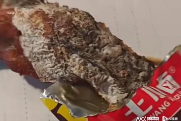 王小卤保质期内凤爪被曝发霉 回应：系储存或运