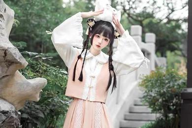 皇冠新材冲击IPO：实控人手握近九成股权 两