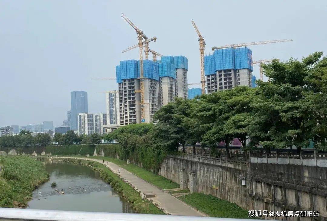 庭院,浪漫星光飛瀑,活力陽光草階,韻動星光跑道,智趣童享樂園…約7