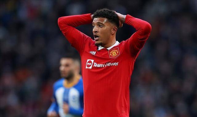 桑乔转会曼联时支付了8500万转会费,拥有35万镑周薪,是球队器重的未来