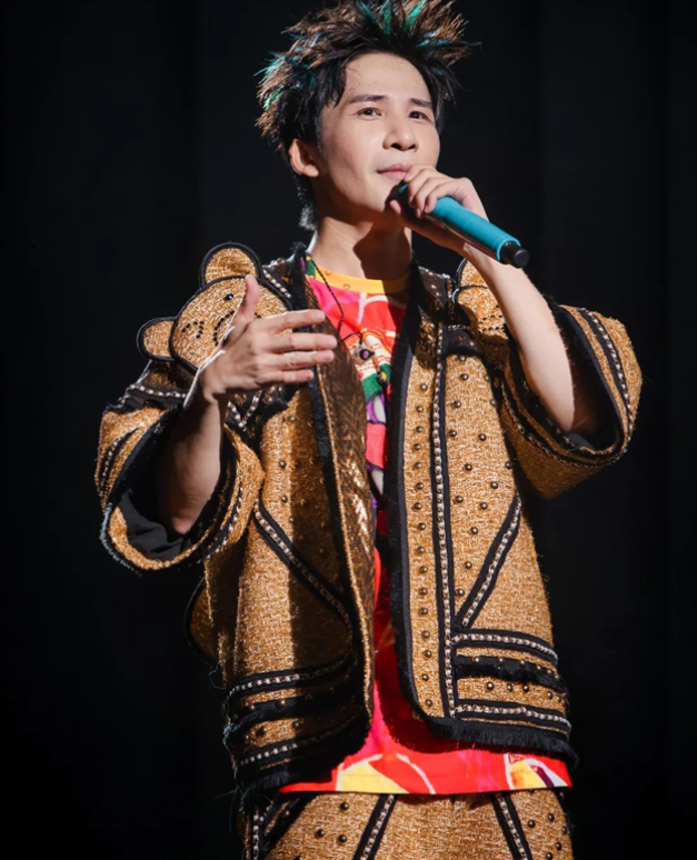 2024大张伟南京演唱会_体育_摇滚乐队_花儿乐队