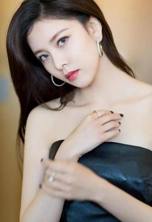 八卦:鞠婧祎被针对,宋妍霏恋上王嘉尔,杨紫造型翻车,杨幂炒作_赵丽颖