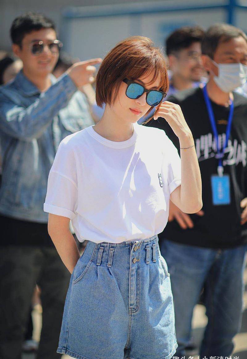 孙俪38岁了还要扮嫩,穿齐膝裙梳斜刘海,别说还真挺好看_服装_方面