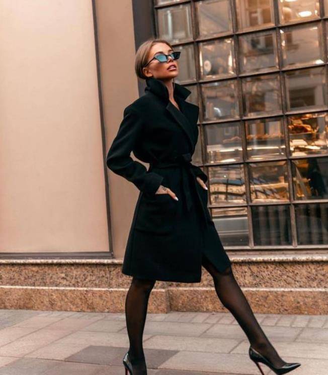 冬季过了一半才发现,穿大衣还是配"丝袜"最好看,搭高跟鞋真美_外套