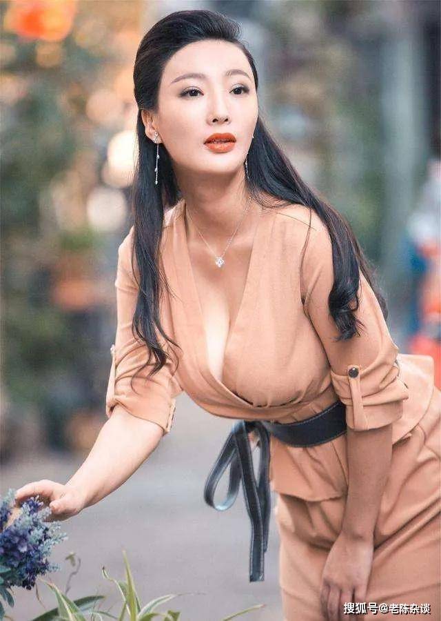 她是真正的尤物 王李丹妮写真赏