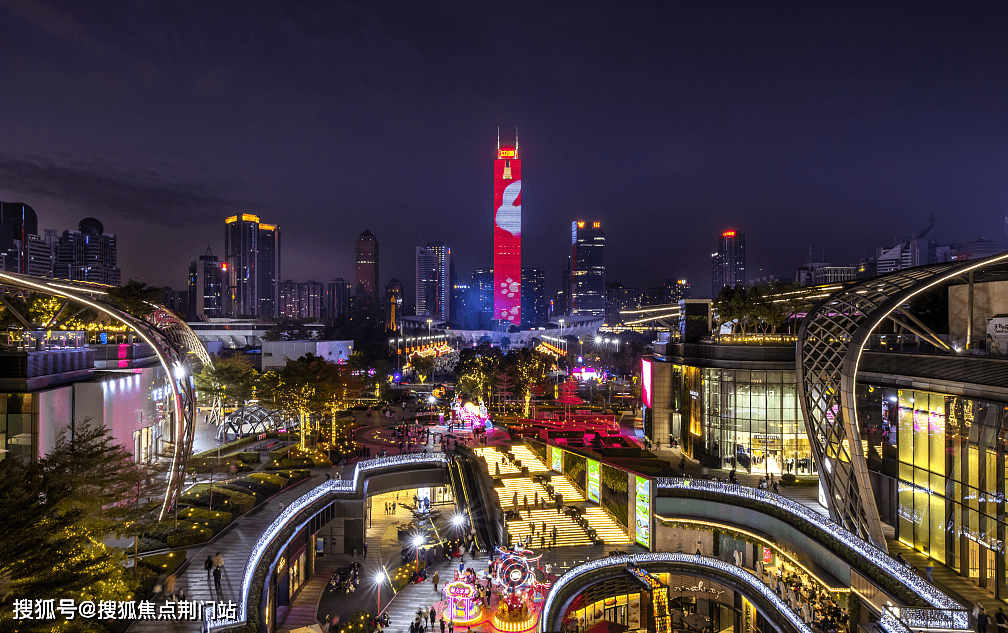 广州天河商圈夜景发轫于广州的越秀地产,则几乎深度参与了广州每一个