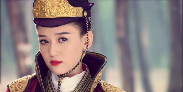 《笑傲江湖》陈乔恩的六套衣服,图二妩媚,图四霸气十足_显得_一身