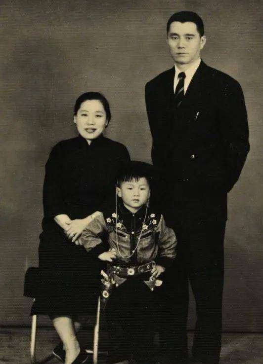 成龙同父异母的大哥,73岁才见成龙一面,直言不要弟弟一分钱_房道龙