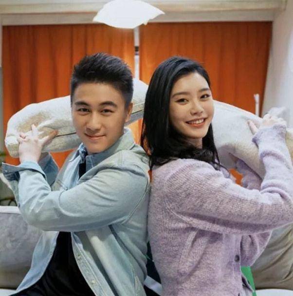 住赌王家中笑容满面,一家人很温馨_家庭_梁安琪_时光