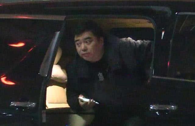 薇娅下播后获老公开600万豪车接送,千万级豪宅也随之曝光_公司_时候