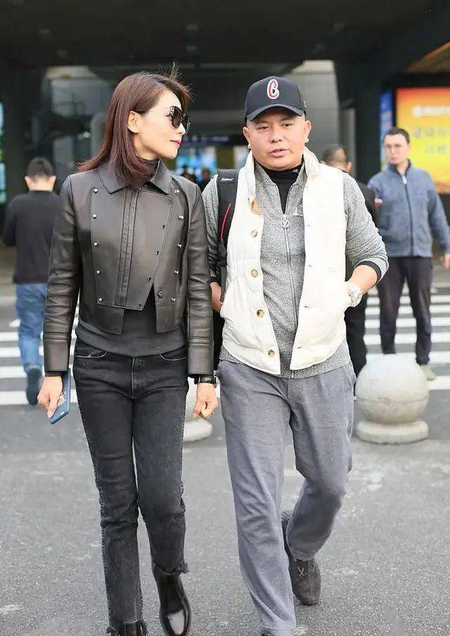 难得看到刘涛和老公王珂同时出现在大家面前