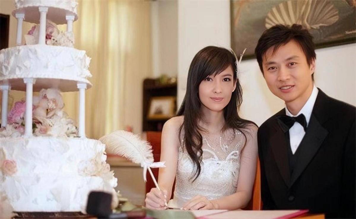 "周慧敏:结婚13年,男子不忠8次,她比你想象的清醒_倪震_陈德彰_黄凯芹