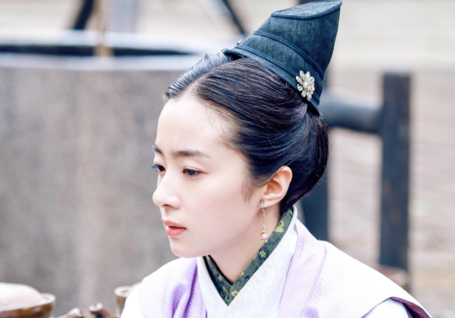 强演女子,妆造拉胯,她们冤不冤_周冬雨_陈妍希_观众们