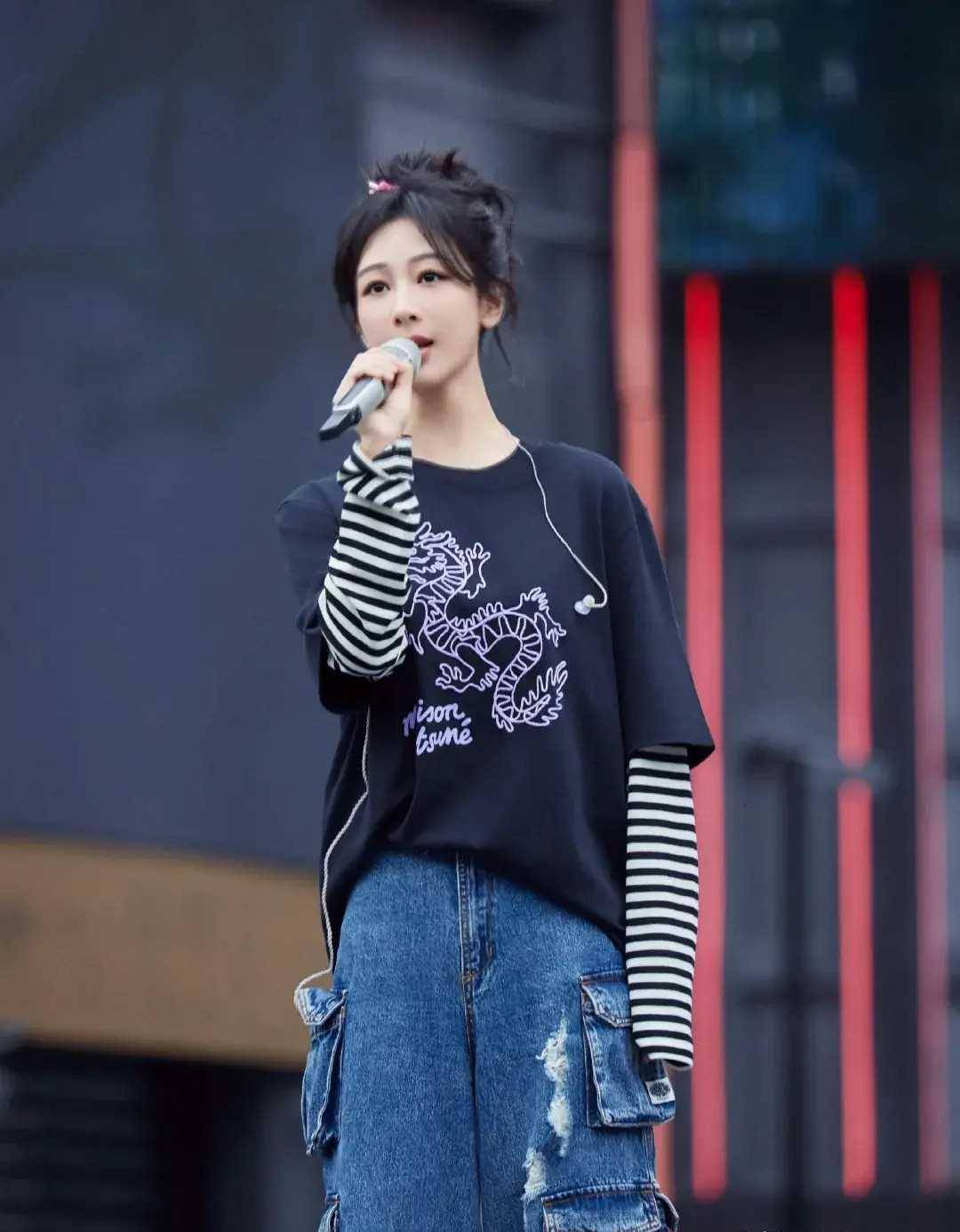 娱乐快讯二十条:王一博杨紫成毅肖战张艺兴胡歌张杰白鹿张颂文等_表演