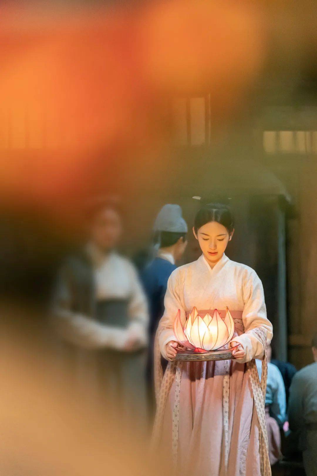 短剧《红袖暗卫》改编自知乎作者「巧克力阿华甜」的《折柳》,原著