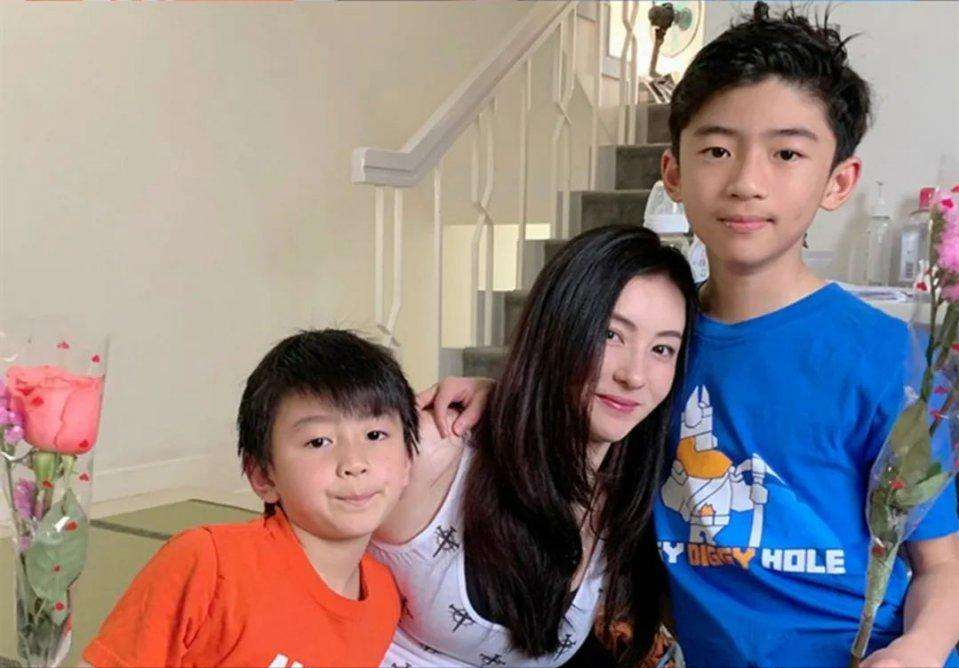 谢振南问小林青霞:小弟弟爸爸是?