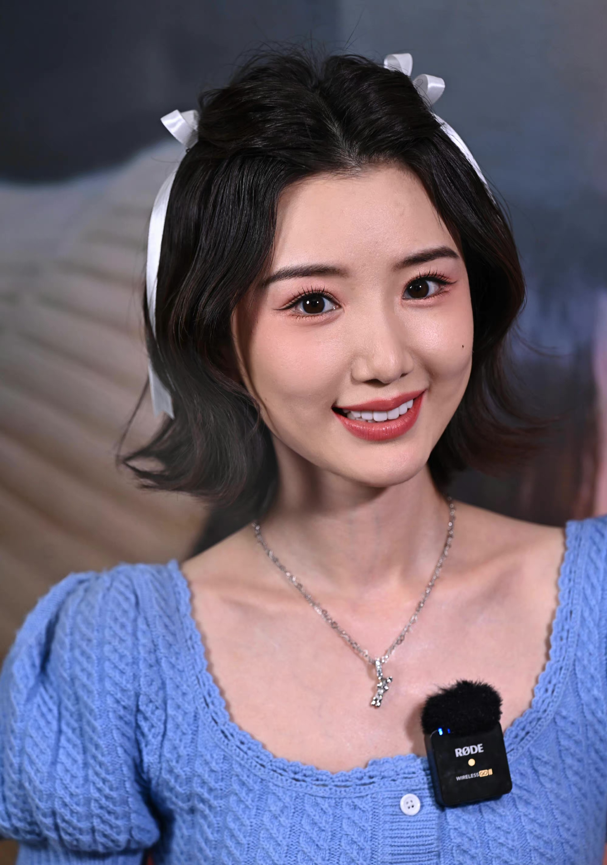 看了毛晓彤的生图,我觉得说她二十多岁都不为过!_颜色_服装_效果