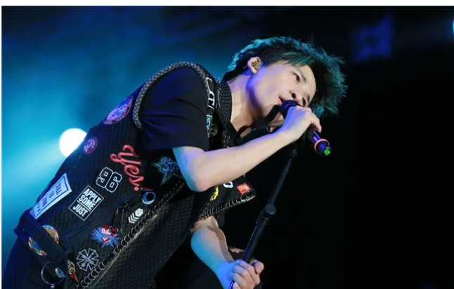 大张伟南京演唱会_体育_代表性_年代