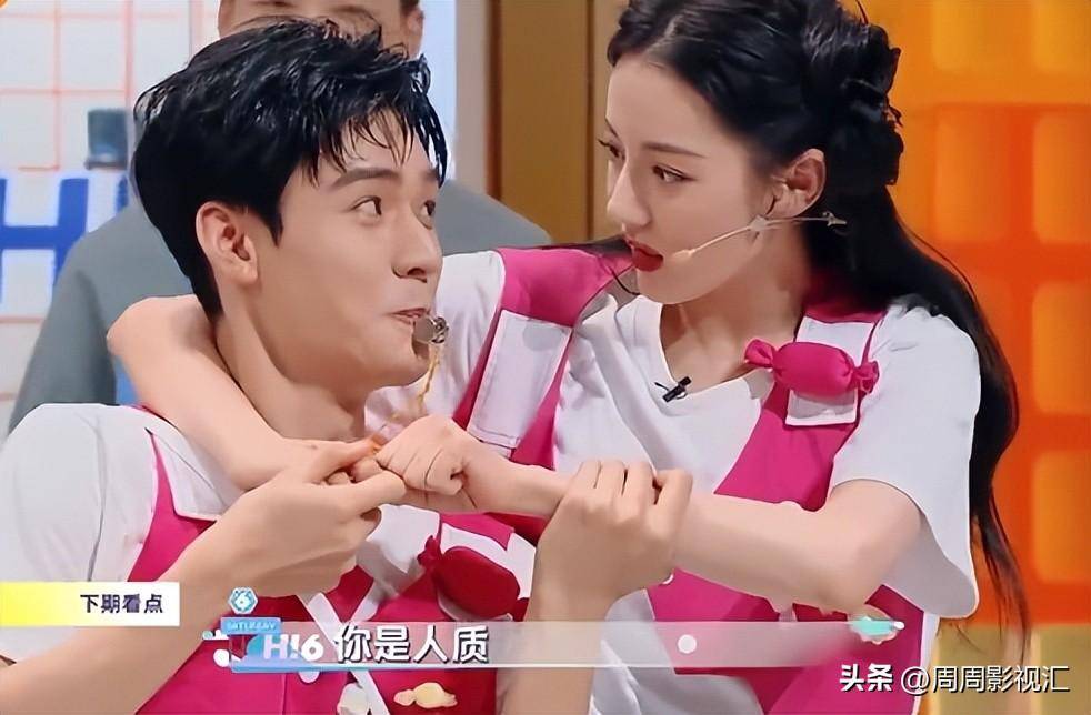 自己也没多大信心地来了一句老有所依,把观众席的各位逗笑了.
