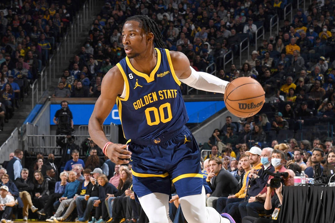 格林亲谈退役,6队哄抢西亚卡姆,湖人连签2人,勇士5换1方案诞生_交易