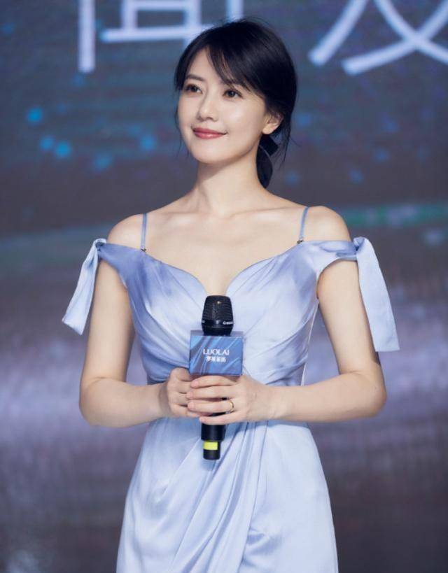 怀孕引半个娱乐圈送祝福,网友调侃比"劈叉"大方多了_微博_消息_赵丽颖