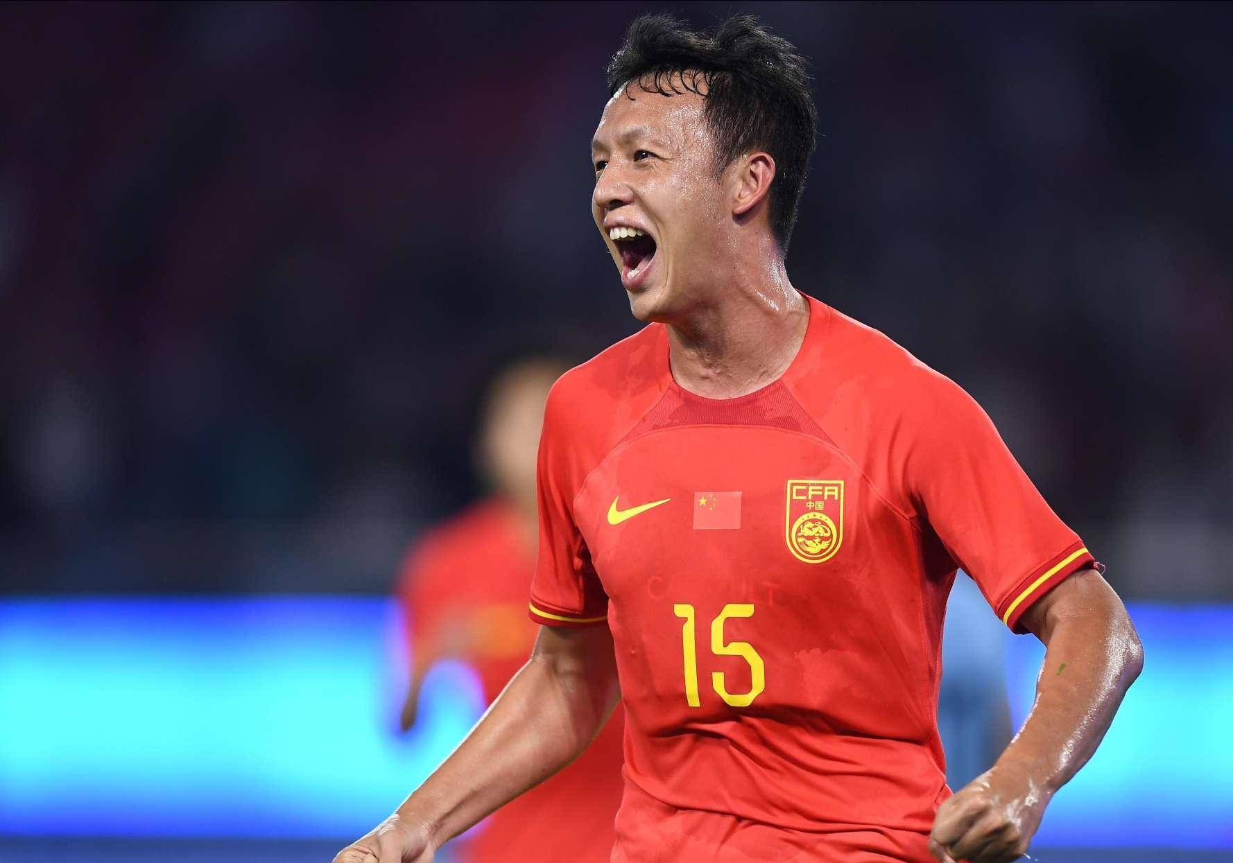 中国队踢疯了,出线在望,终结3连败,武磊爆发,预定金球奖_国足_比赛