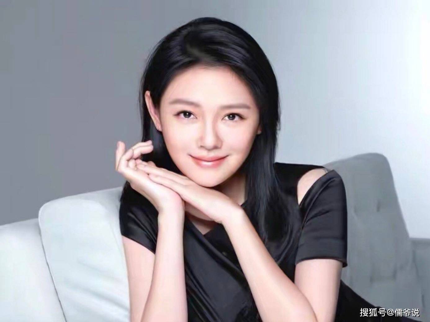 无视汪小菲官宣新恋情秀恩爱,大s复出拍广告,身形暴瘦与以往判若两人