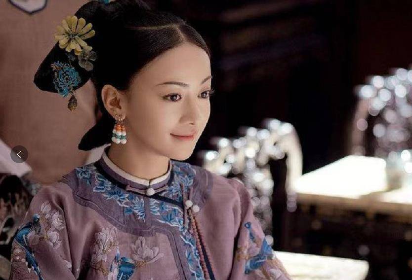 在富察皇后去世以后魏璎珞就理所当然地来到了乾隆皇