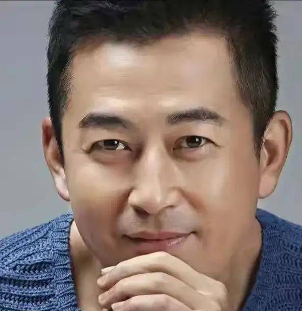 王志飞的儿子王也,背着爸爸参加《我不是明星》.