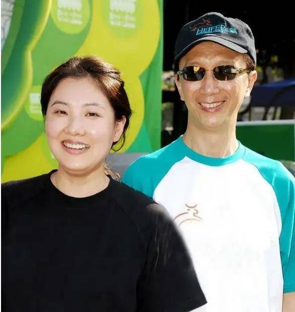 "梁锦松:67岁为让伏明霞生3胎,花百亿买豪华医院_陈慧姗_豪门_陈慧珊