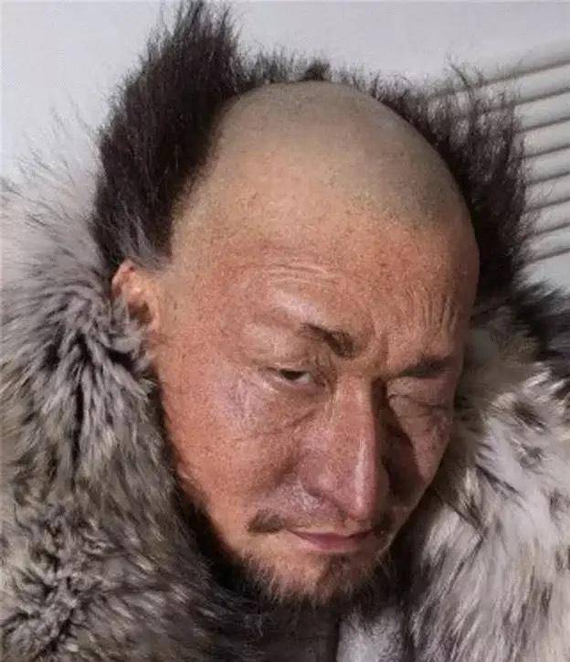 回到香港后,对这个故事念念不忘,常有回想,于是就辗转找到《林海雪原