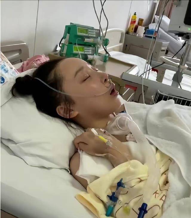 知名女演员患病成植物人,昏迷三个月奇迹苏醒,发文感恩妈妈照顾_肖妍