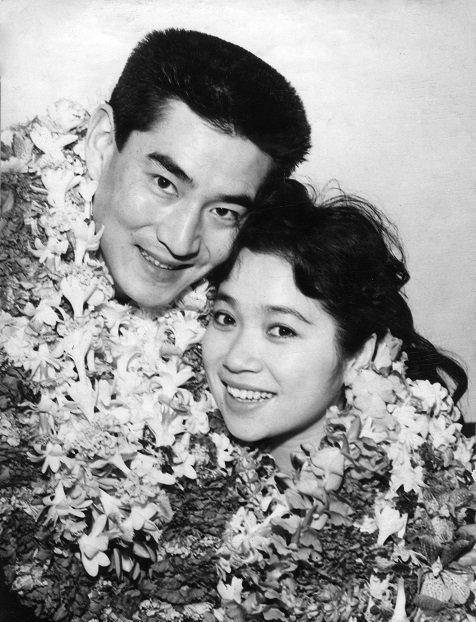 高仓健的影响力有多大?就连大导演张艺谋都是他的头号粉丝.