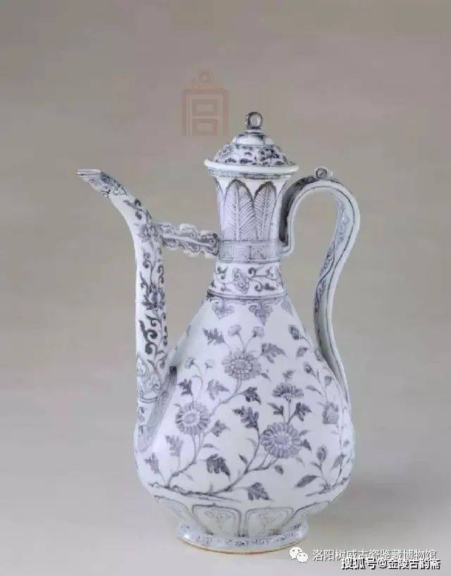中国明時代早期染付(青花)執壺 明代瓷器执壶难得见到这么多，值得品鉴_搜狐网