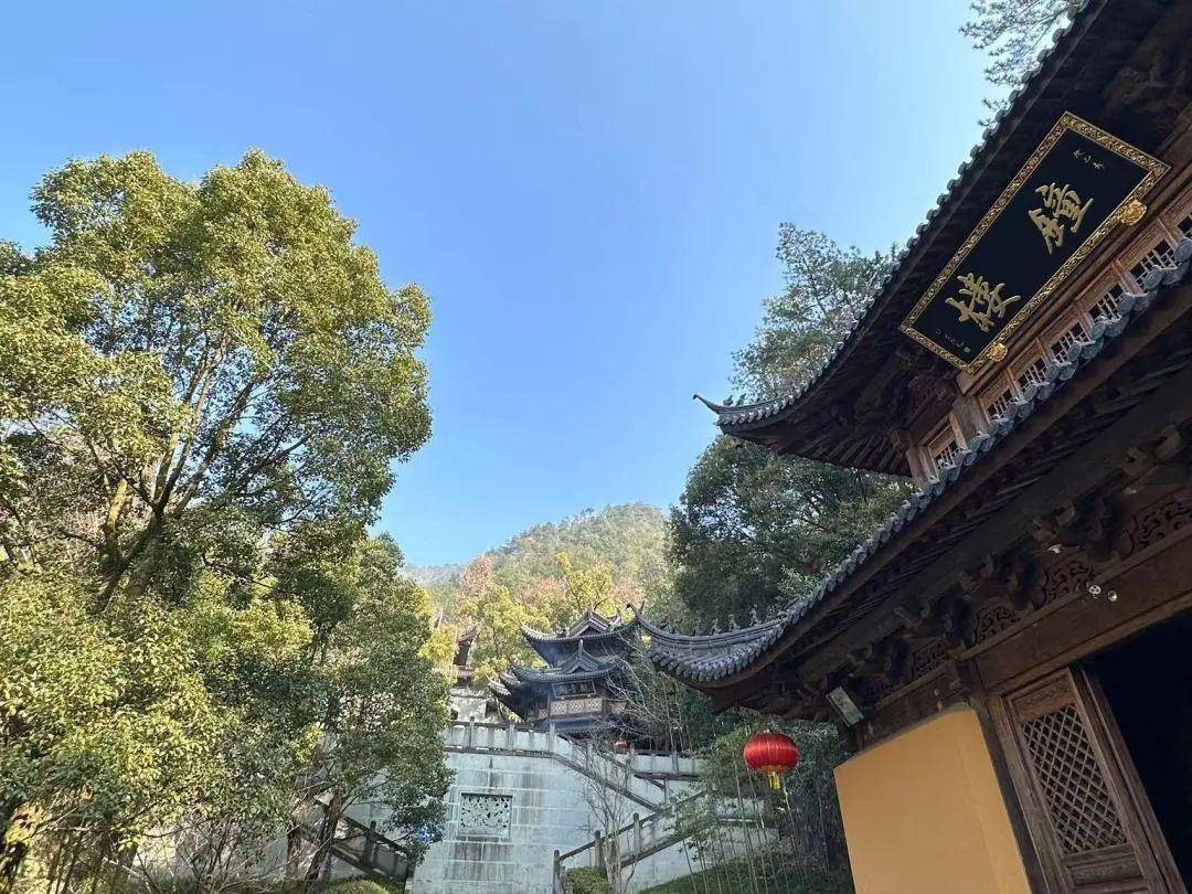 乌龙山玉泉寺"玉泉钟声,幸福启程",玉泉寺由净土宗五祖少康和尚创立