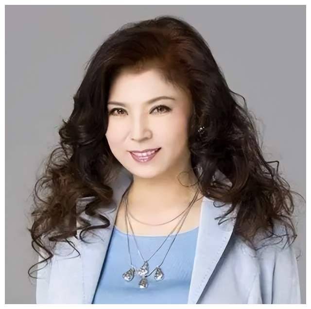 日本歌坛天后八代亚纪病逝,与邓丽君是挚友,6年前二人隔空对唱_歌曲_