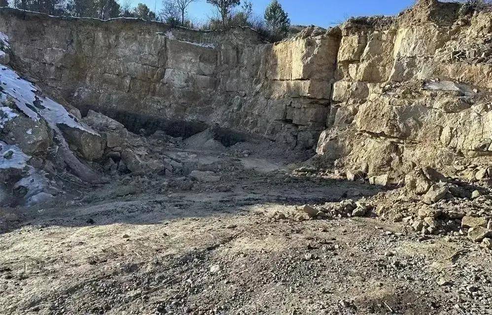 临汾尧都区枕头乡米居村私挖乱采,严重破坏生态环境_建设_来源_村民