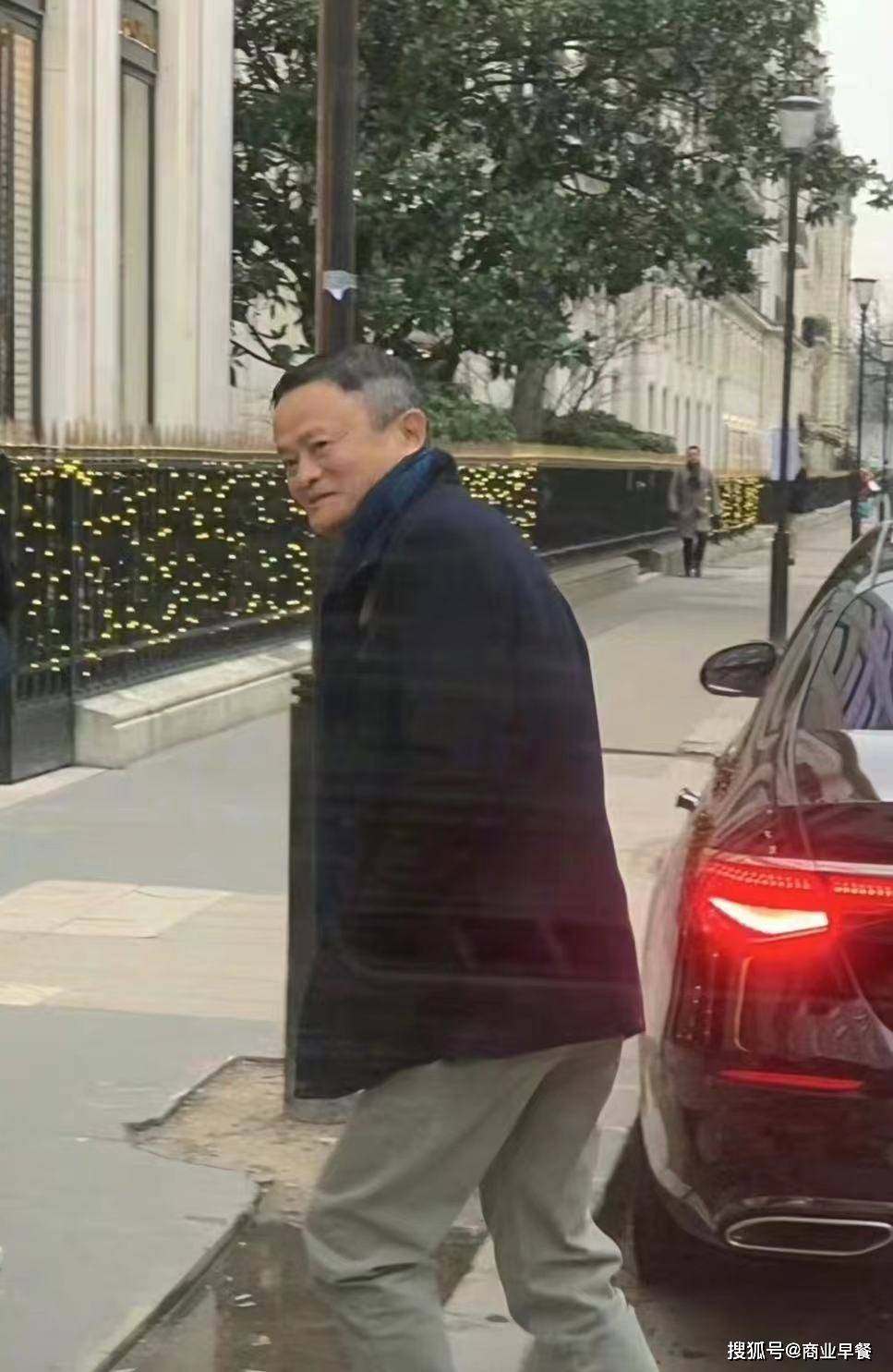 巴黎街头的马云,一个时代老去的背影_商业领袖_中国_评价