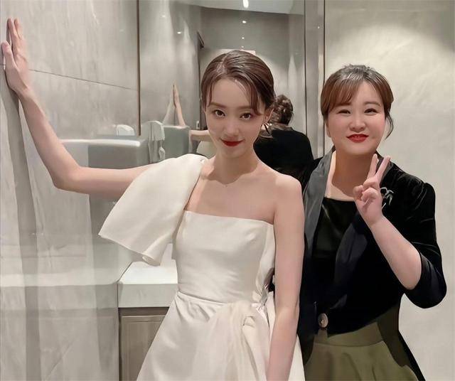 带你看贾玲成功减肥后,她的第一次亮相"瘦"!_对比_张小斐_电影