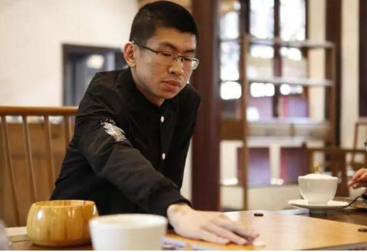 范廷钰,激战韩后生lg世冠申旻埈九段,130手,屠龙大胜!_双方_黑棋_白棋