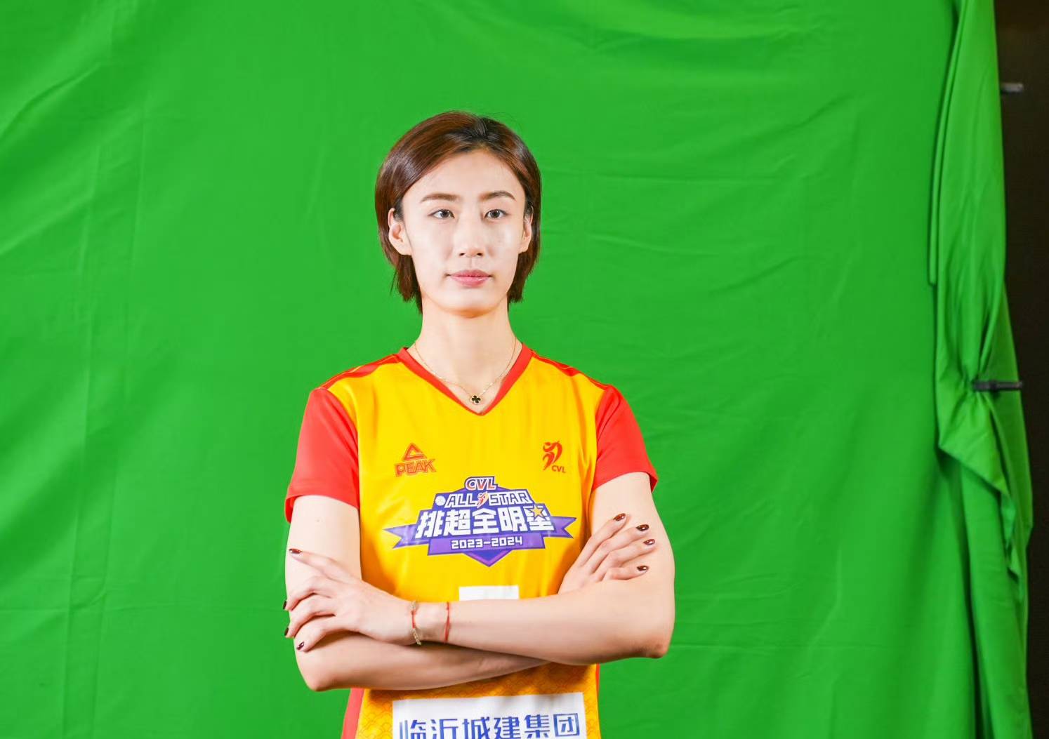 天津女排本来是李盈莹,姚迪,袁心玥,王媛媛四人入围,但是真正来到临沂